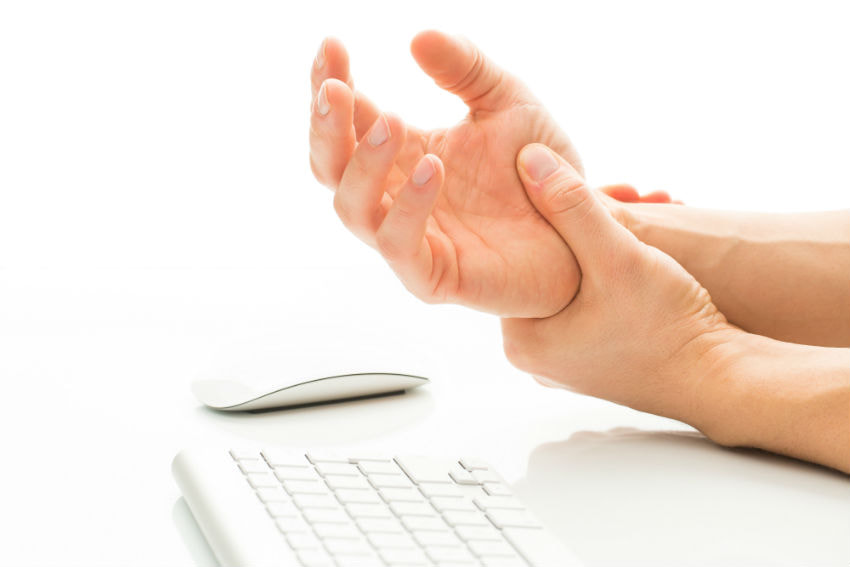 Carpal tunnel syndrom get the smack down on hand pain